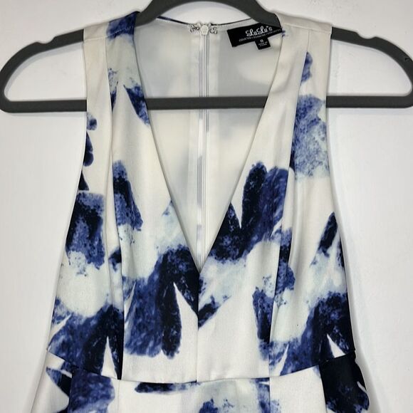 Lulu’s Seeing Chic Skater white and blue abstract floral dress Small - Picture 6 of 13